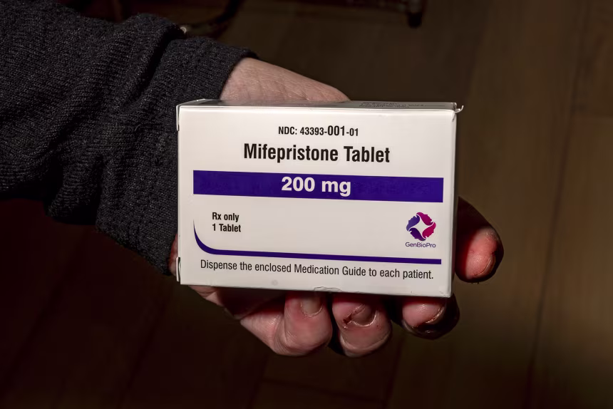 Appeals court blocks FDA rule that allows women to obtain abortion drugs by mail